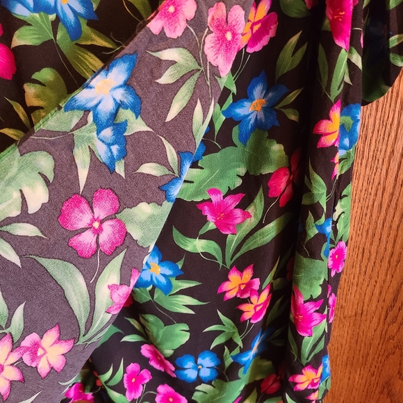 Virgo Tropical Floral Wrap Dress - Picture 4 of 5